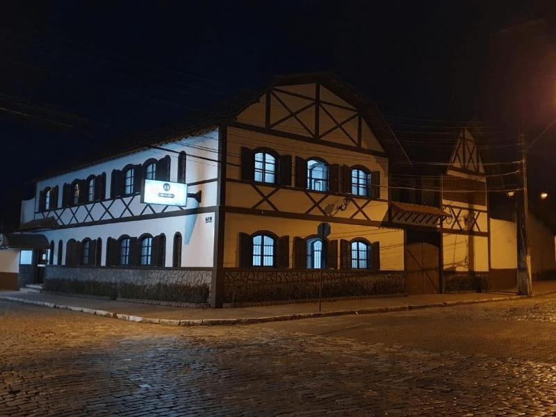 Casa Blanca Pousada Hotel Sao Lourenco  Exterior photo